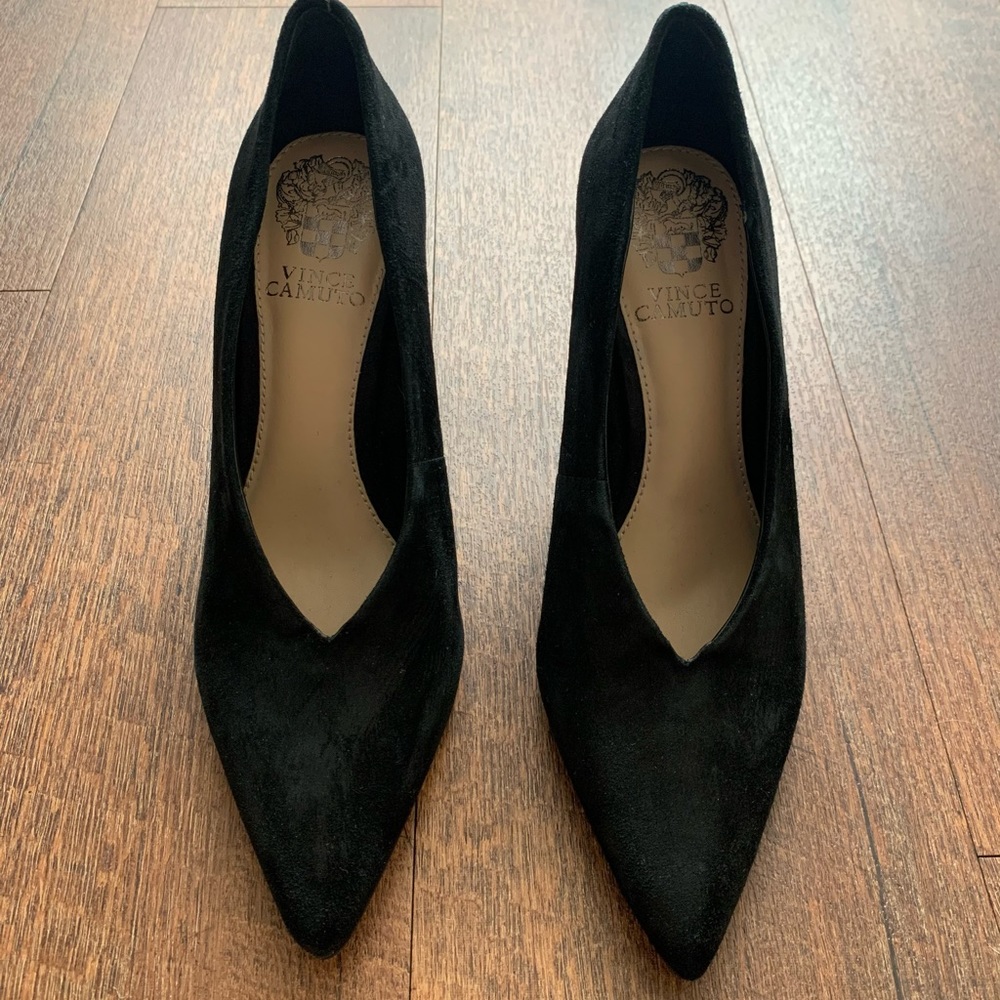 Vince Camuto Black suede pumps - Picture 4 of 6